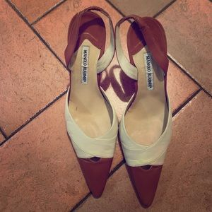 Manolo blahnik timeless slingbacks